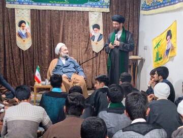 امام جمعه زاهدان در جمع طلاب:دعا نشان‌دهنده رابطه محبت‌آمیز بنده و خداوند است