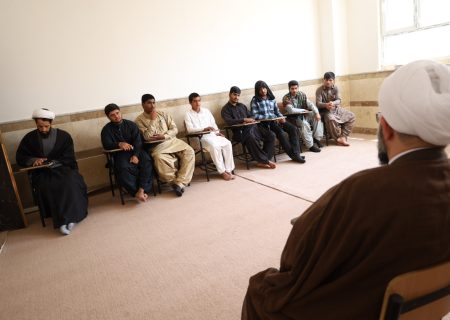 مدیر حوزه علمیه سیستان و بلوچستان:طلاب برای آینده علمی و فرهنگی کشور آماده شوند