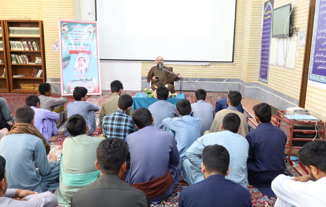 حجت الاسلام والمسلمین رمضانی مدیر حوزه علمیه سیستان و بلوچستان:شکر نعمت طلبگی با تقوا و علم آموزی محقق می شود